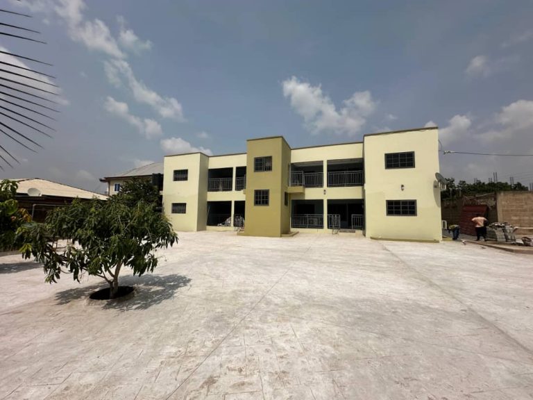 Contemporary 4 Units of 3 Bedrooms Apartment.