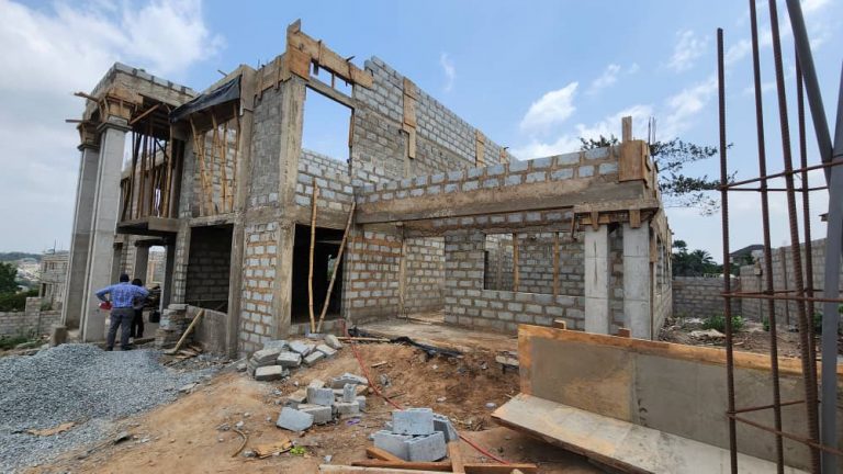 Luxury 5 Bedroom Duplex.