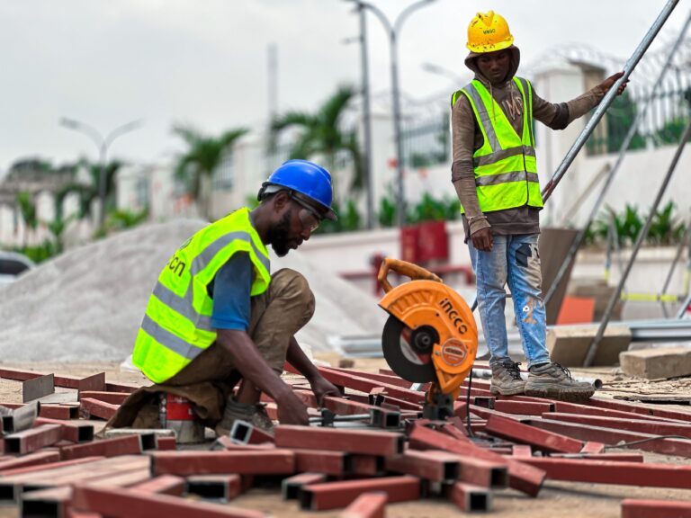 Elzo Construction has workers with the right expertise in the construction field.